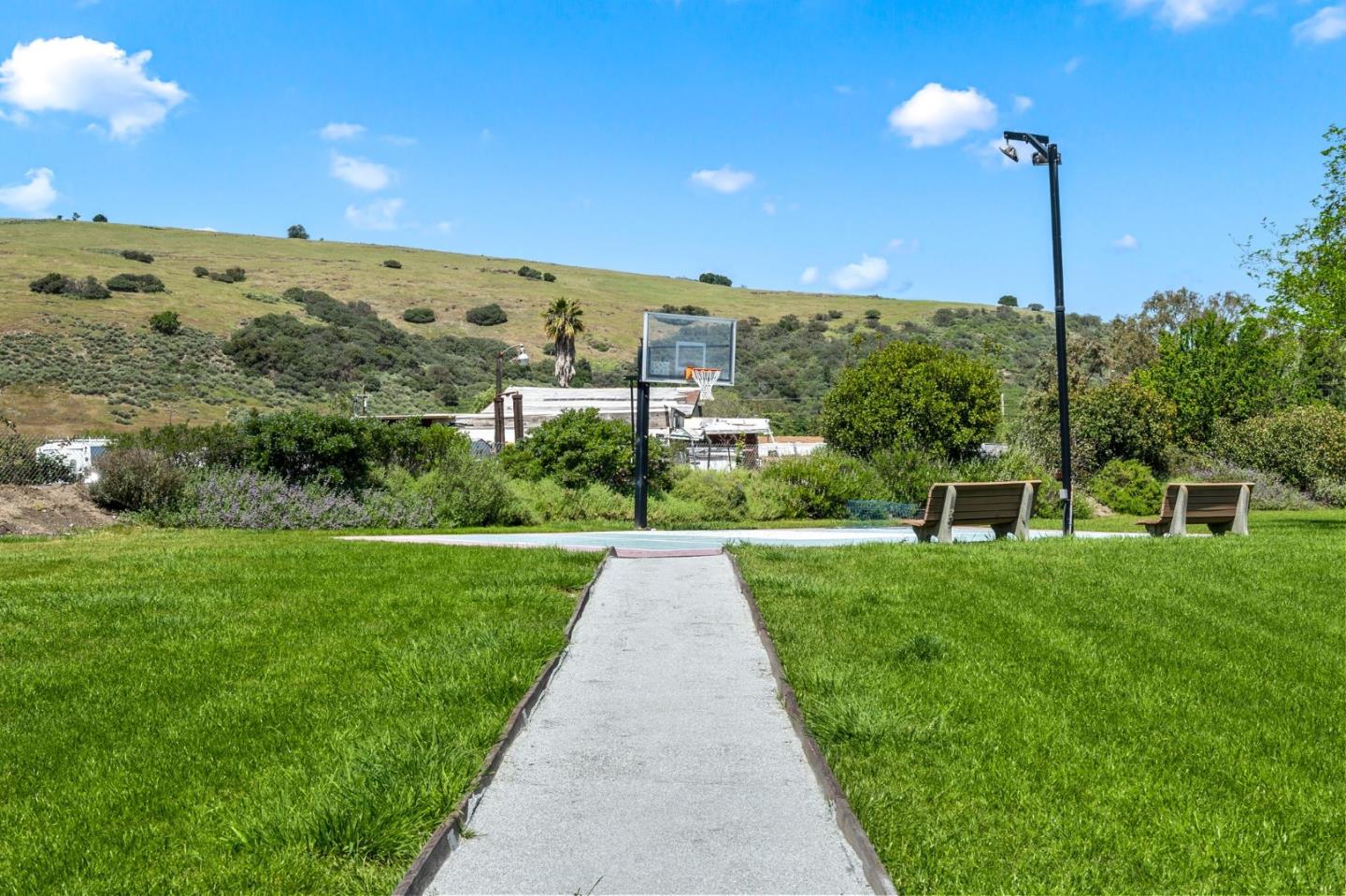 22580 San Vicente Ave