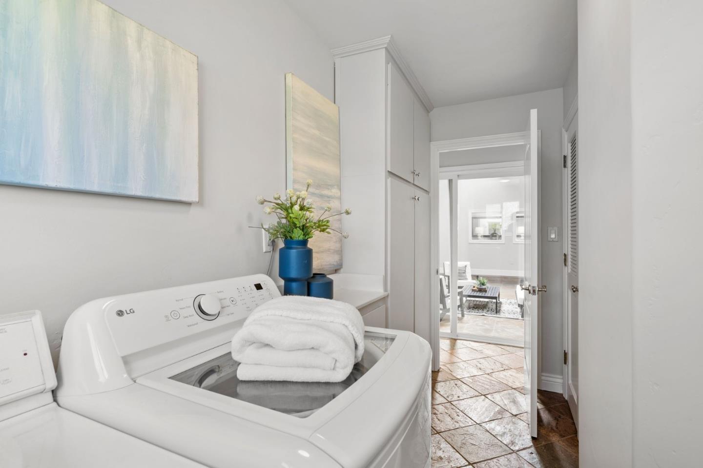 22580 San Vicente Ave