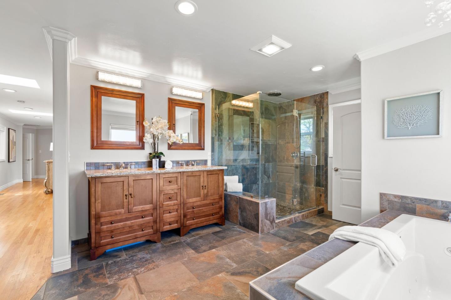 22580 San Vicente Ave