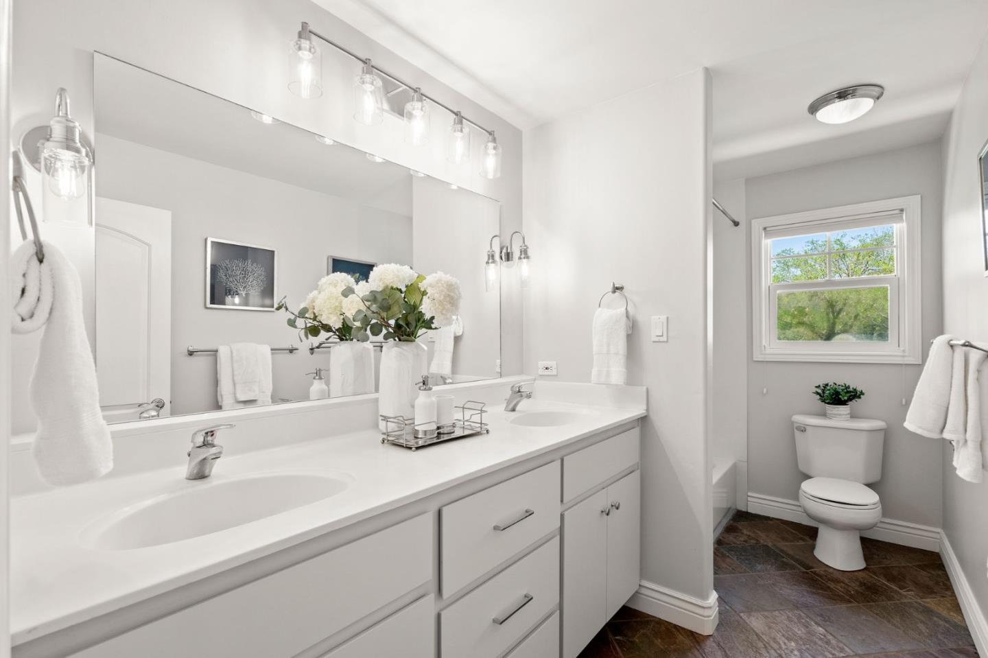 22580 San Vicente Ave