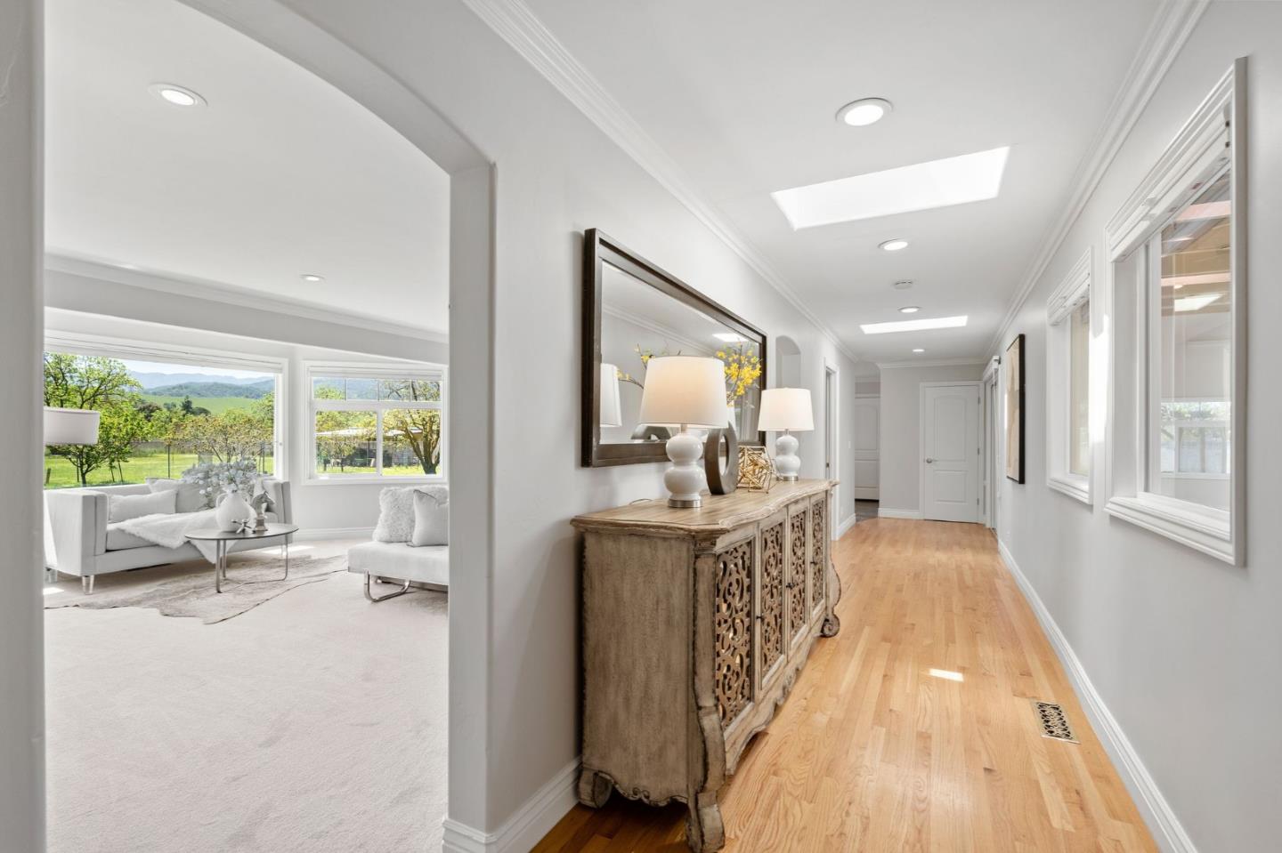 22580 San Vicente Ave