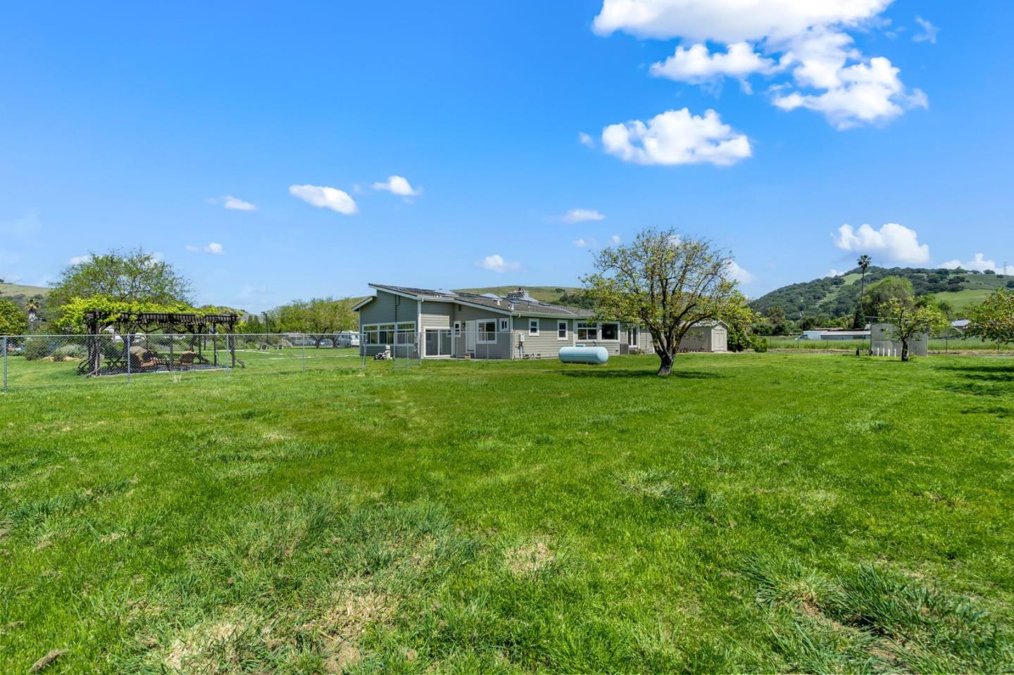 22580 San Vicente Ave