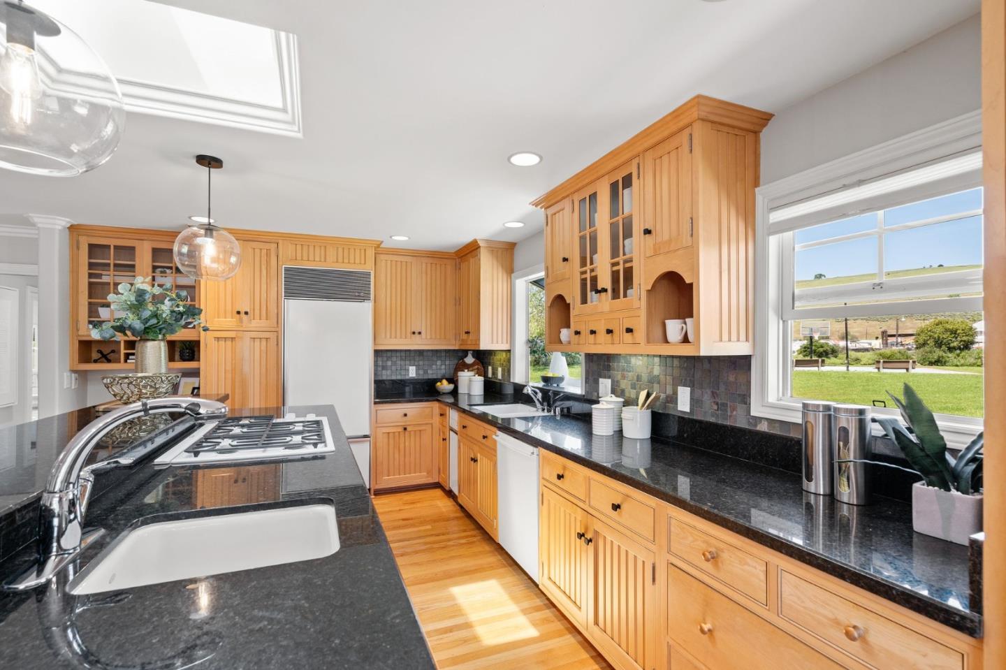 22580 San Vicente Ave