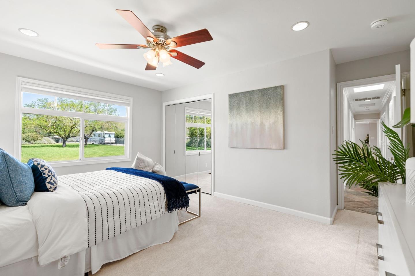 22580 San Vicente Ave