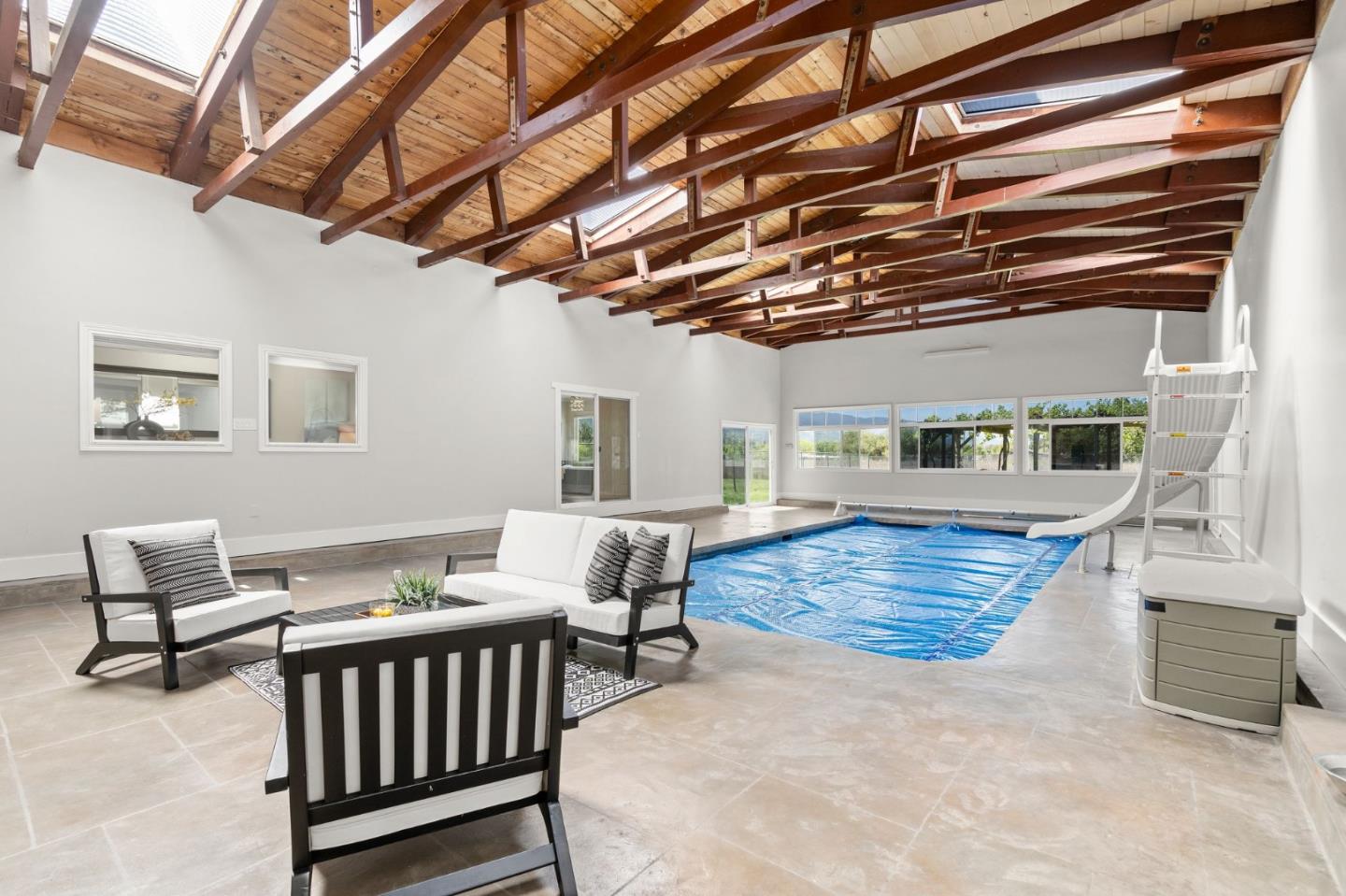 22580 San Vicente Ave