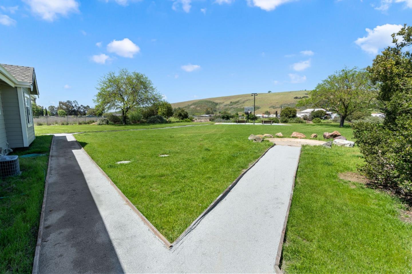 22580 San Vicente Ave