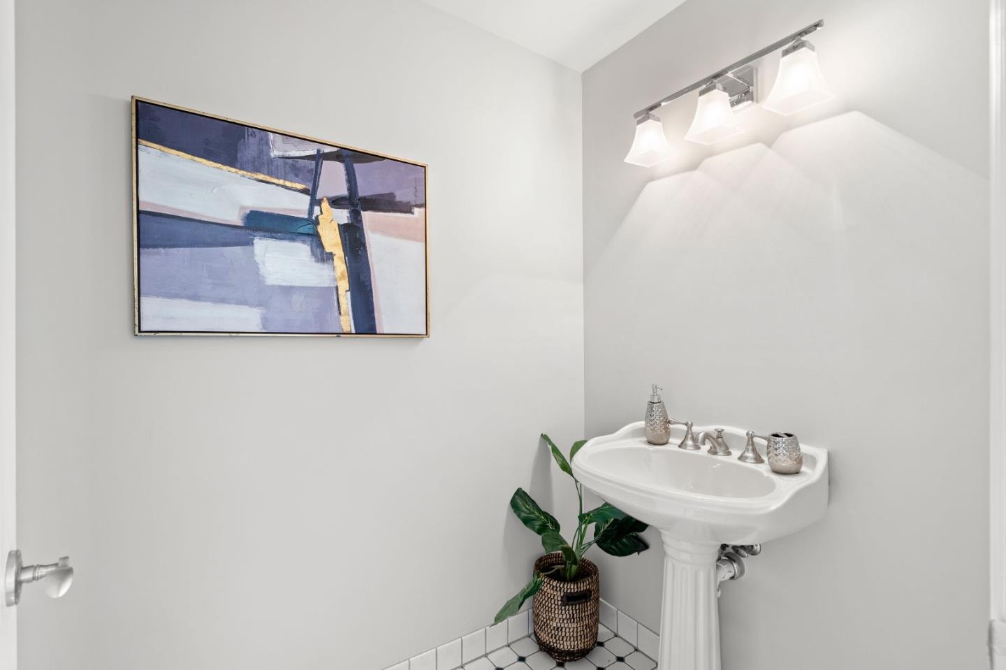 22580 San Vicente Ave