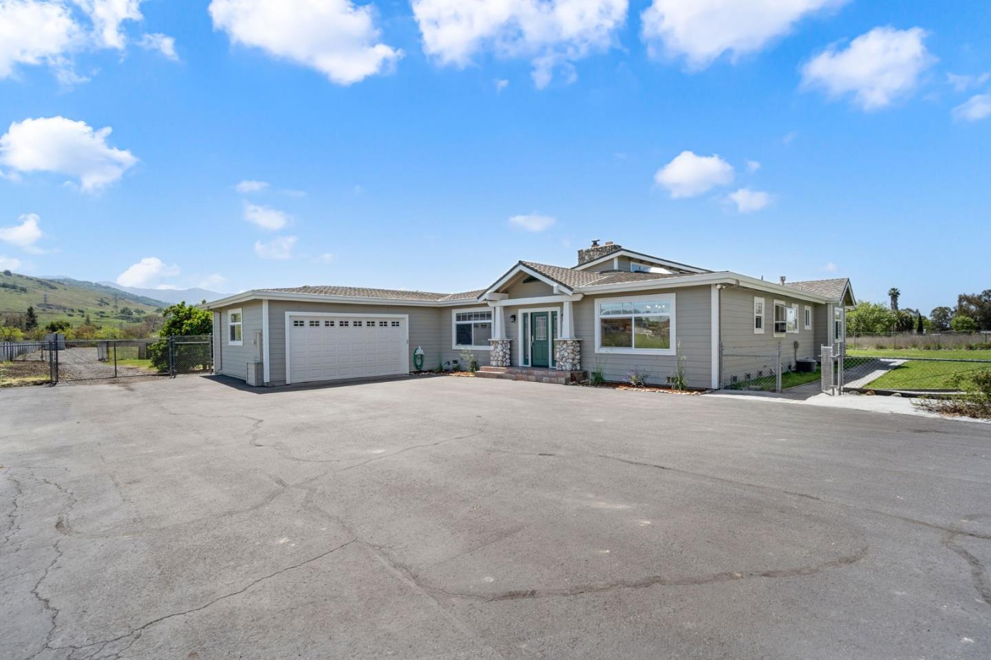 22580 San Vicente Ave