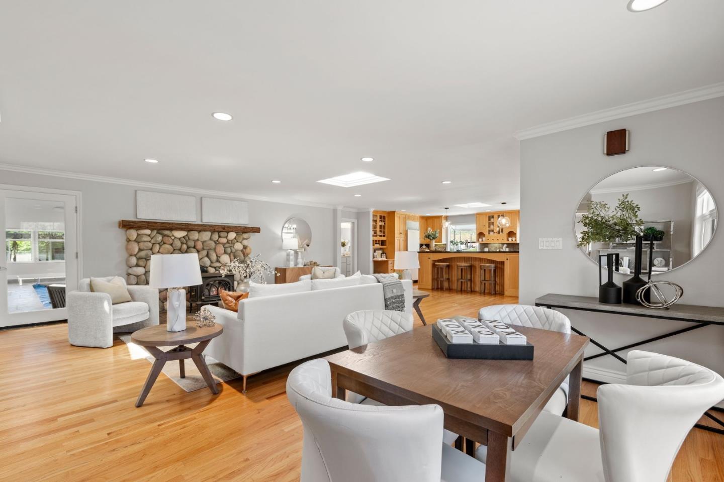 22580 San Vicente Ave