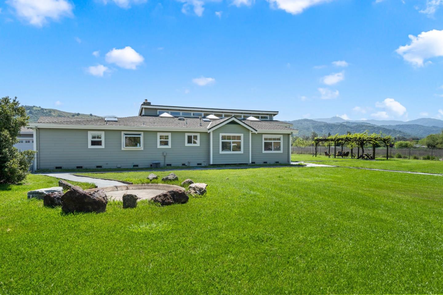 22580 San Vicente Ave