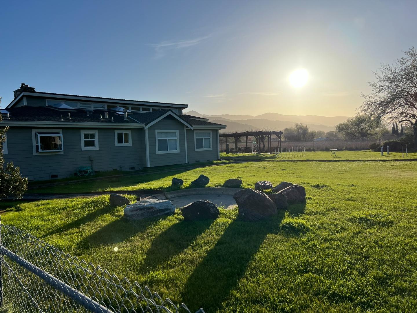 22580 San Vicente Ave