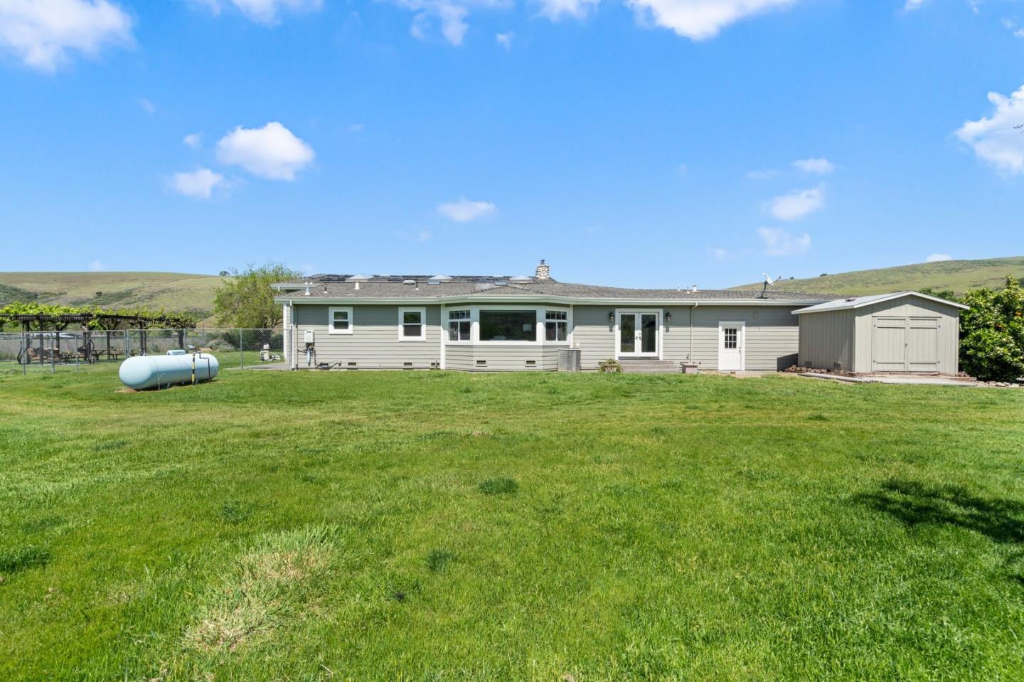 22580 San Vicente Ave