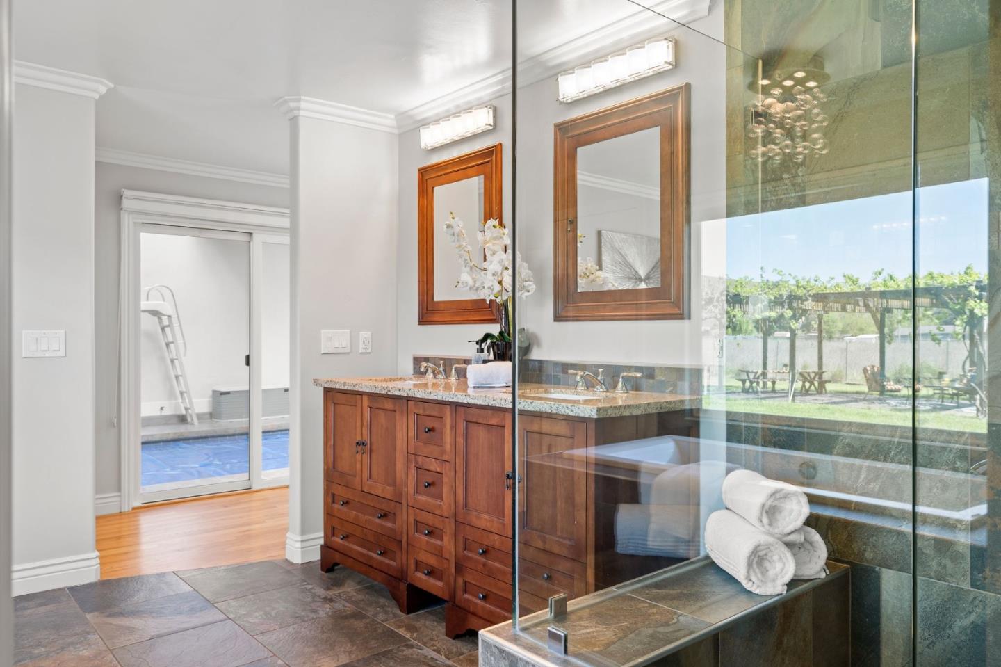 22580 San Vicente Ave