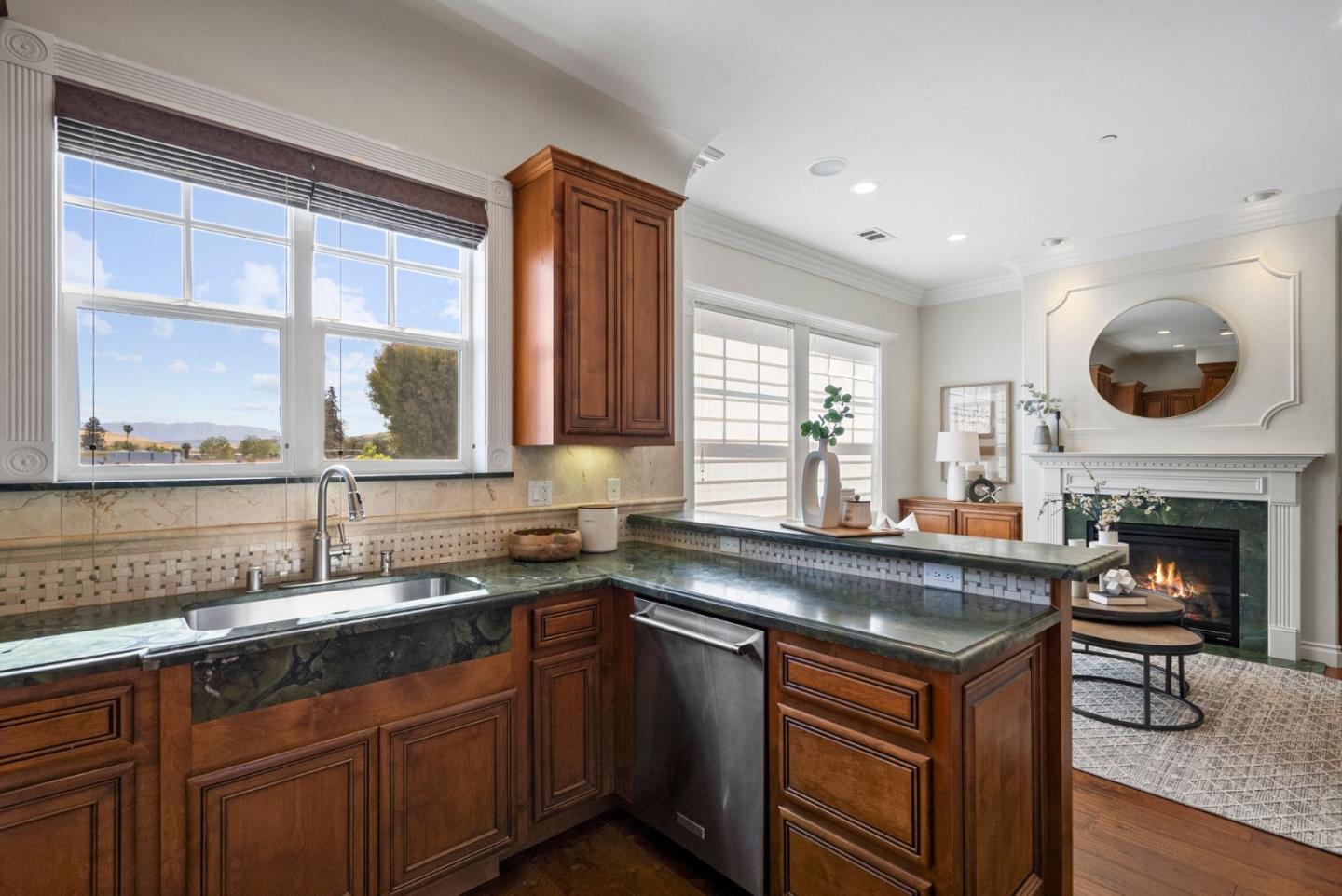 780 Nirasa Ln