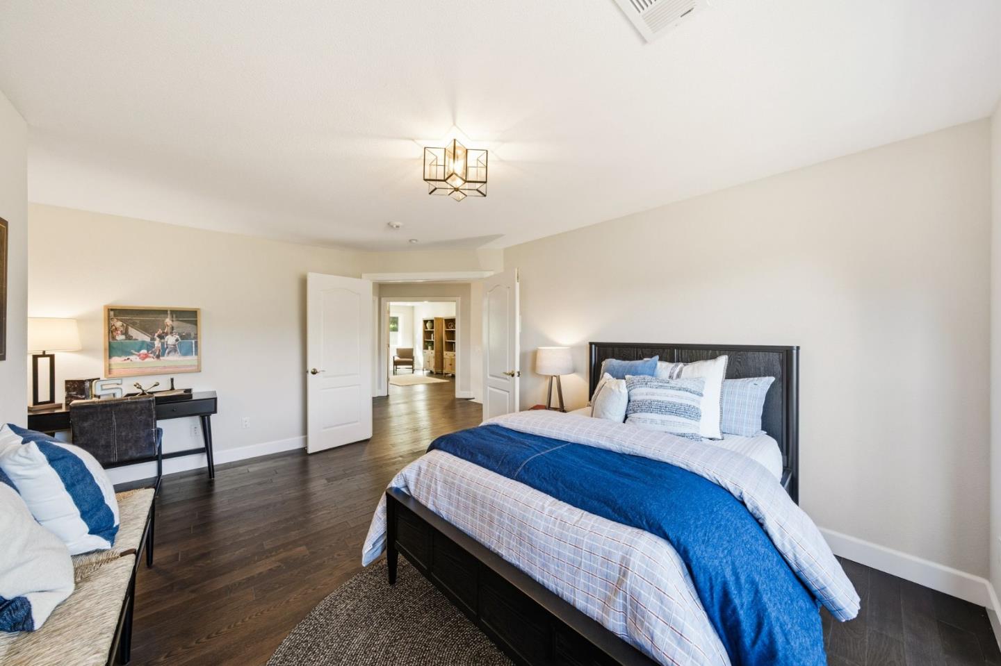 18400 Lakeview Court