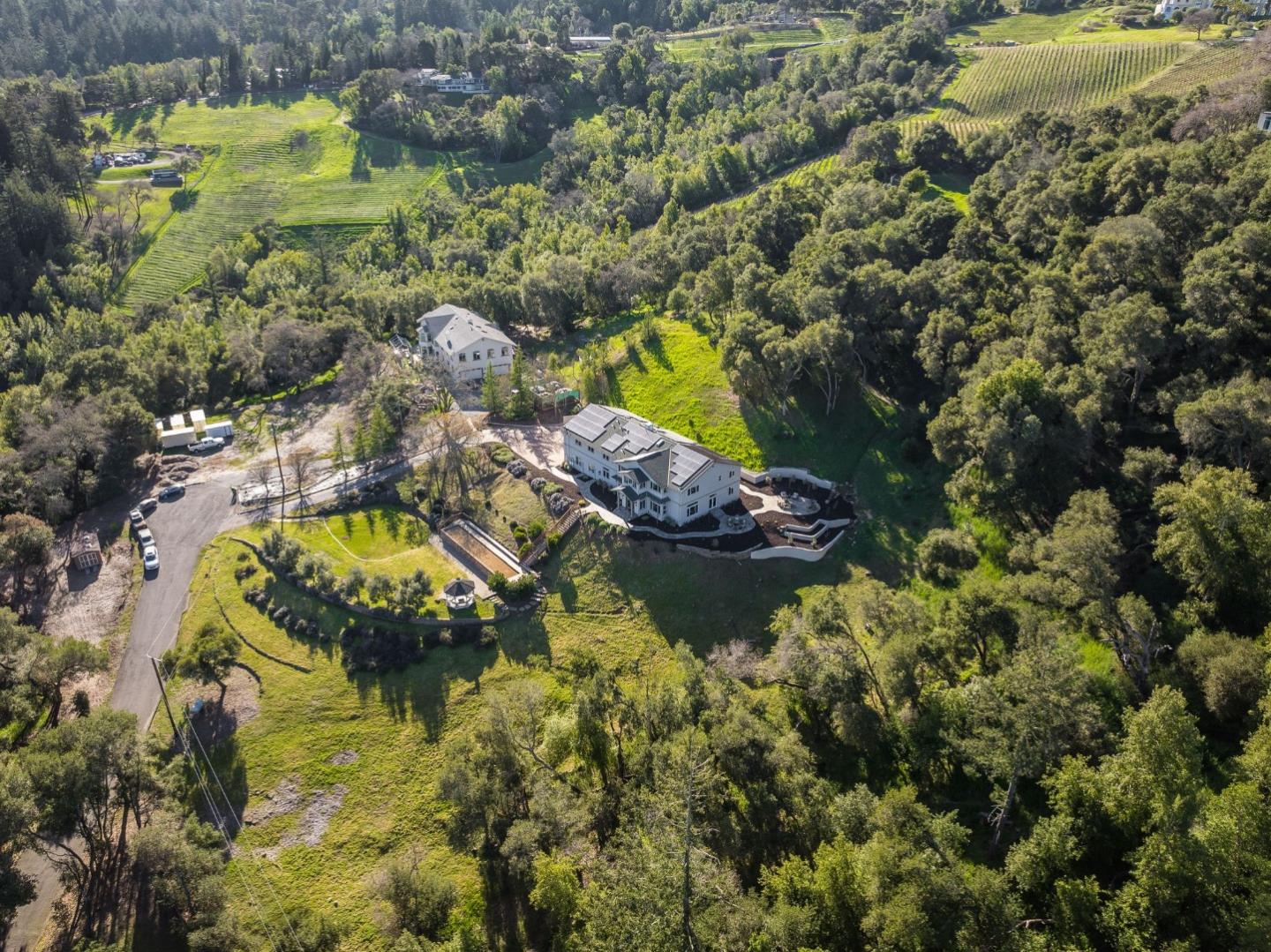 18400 Lakeview Court