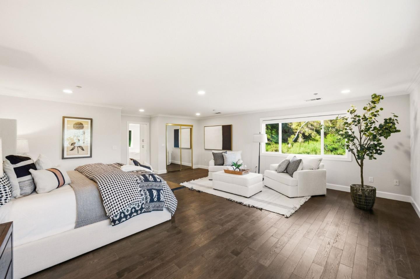 18400 Lakeview Court