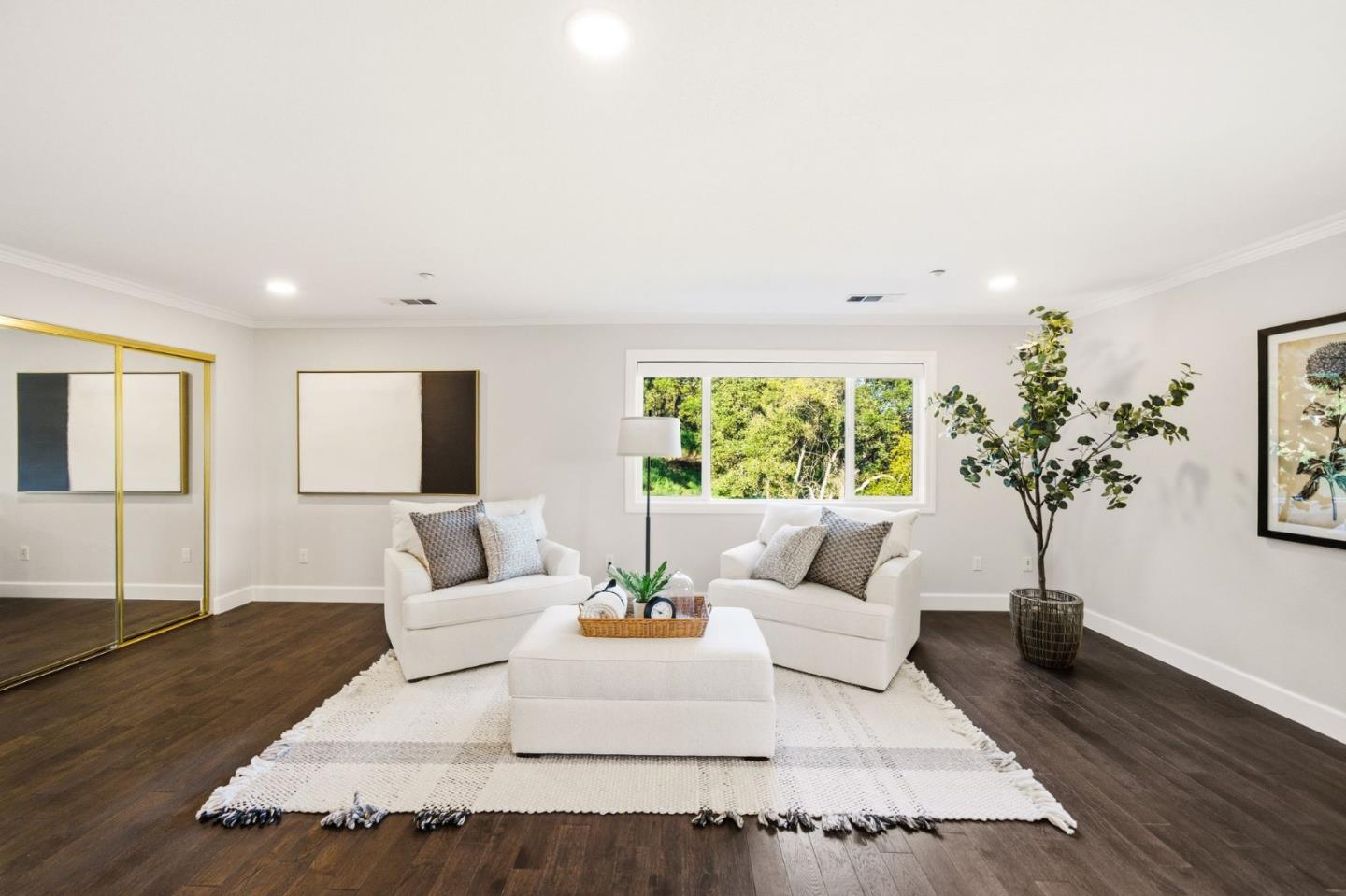 18400 Lakeview Court