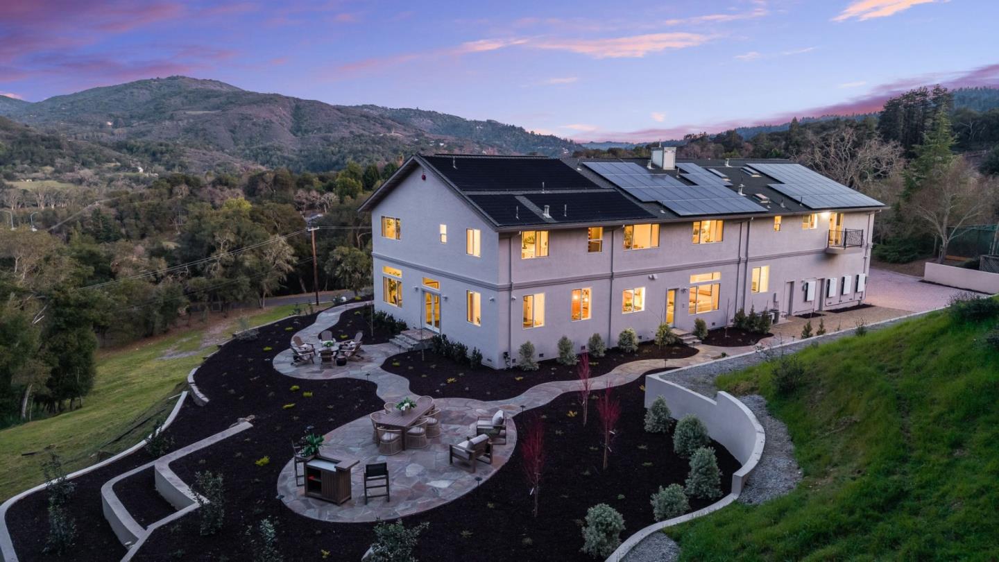 18400 Lakeview Court