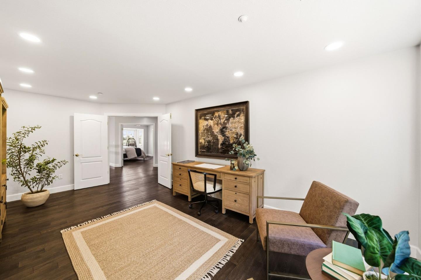 18400 Lakeview Court