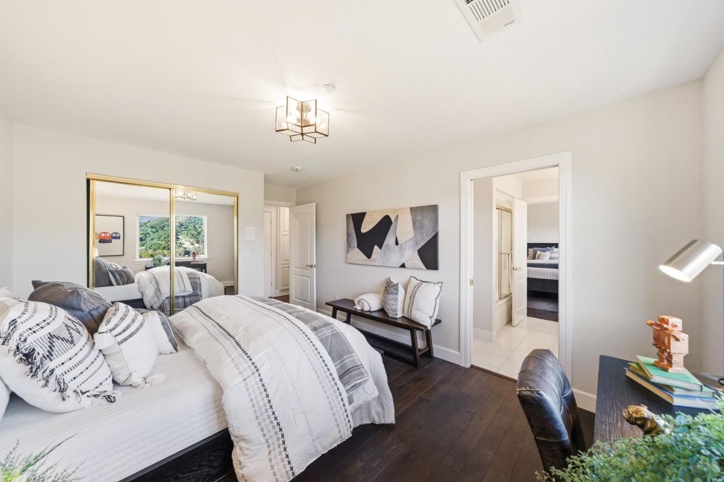 18400 Lakeview Court