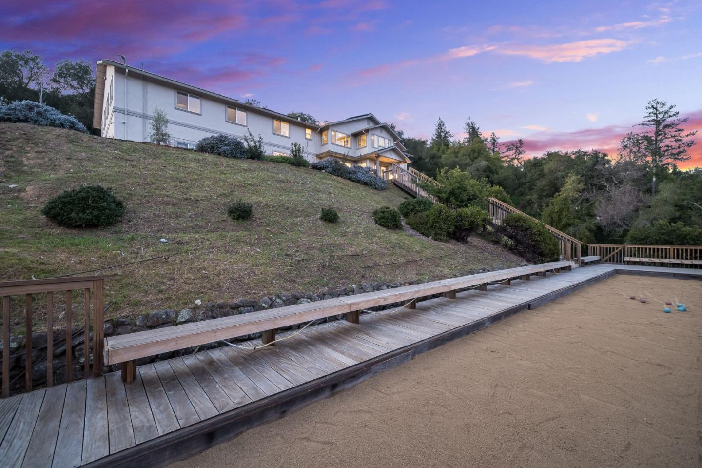 18400 Lakeview Court