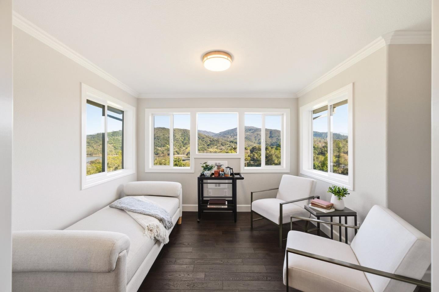 18400 Lakeview Court