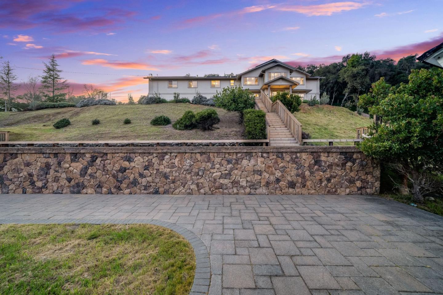 18400 Lakeview Court