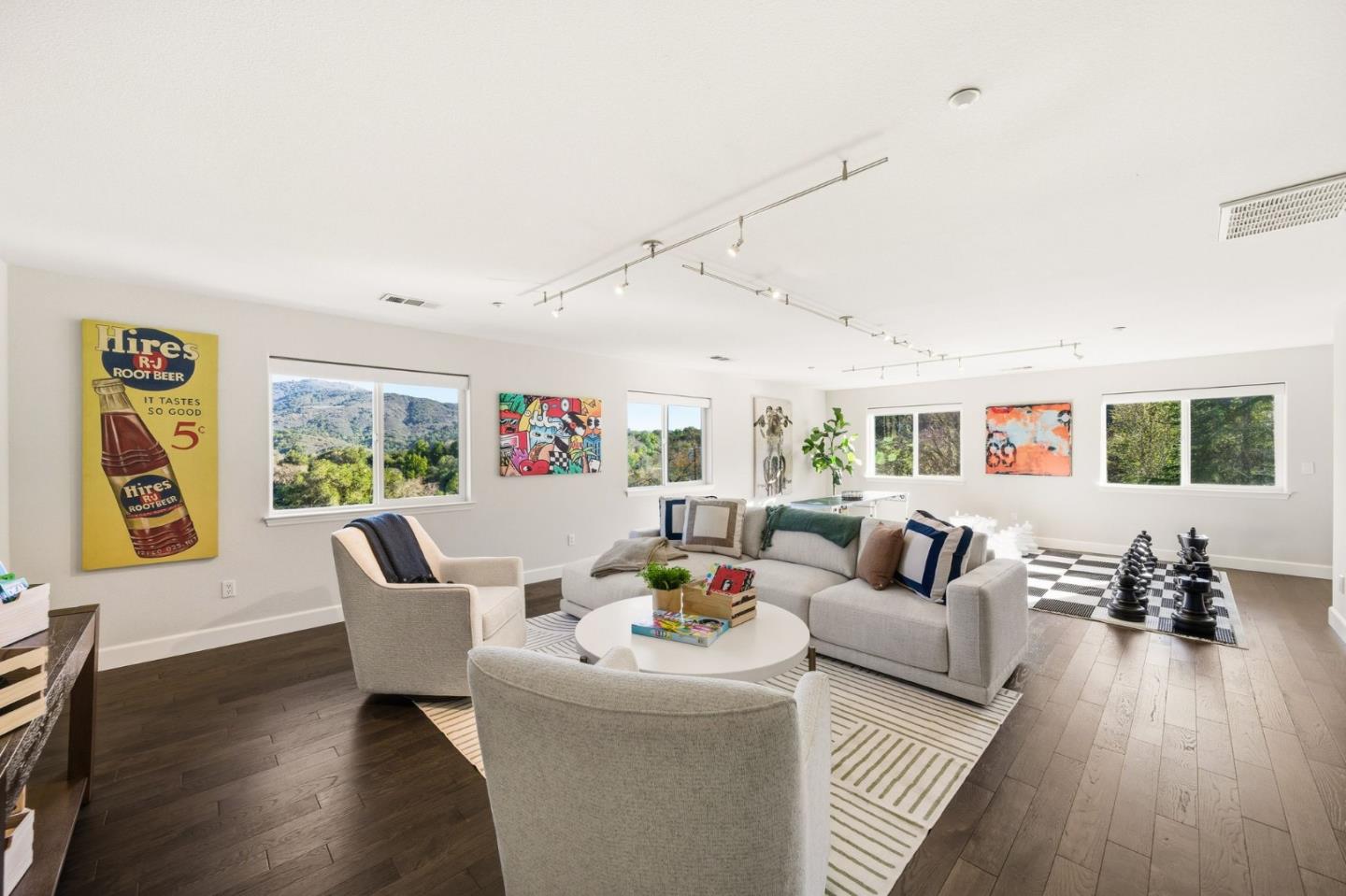 18400 Lakeview Court