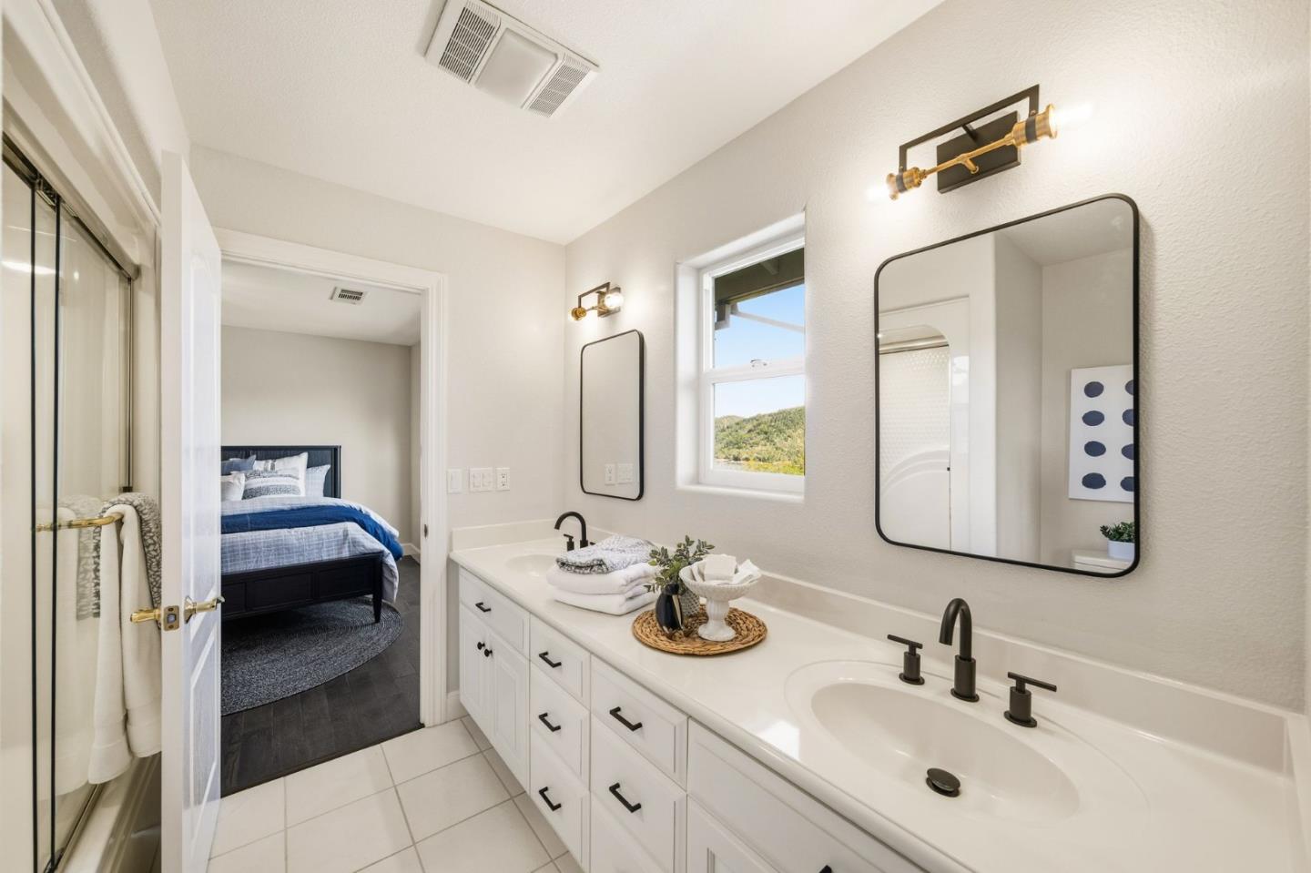 18400 Lakeview Court