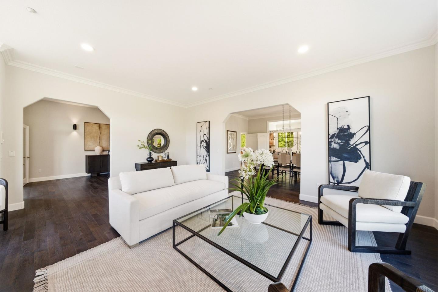 18400 Lakeview Court