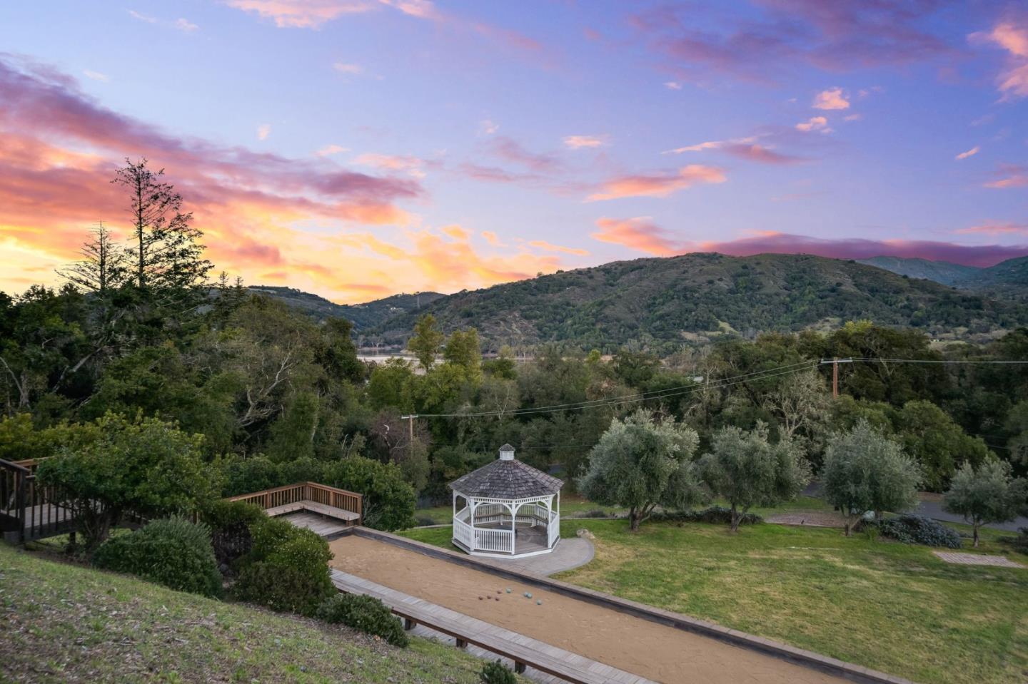 18400 Lakeview Court