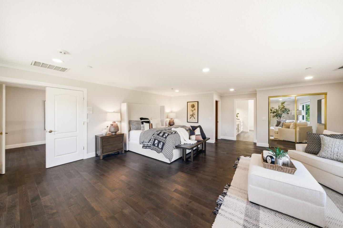 18400 Lakeview Court