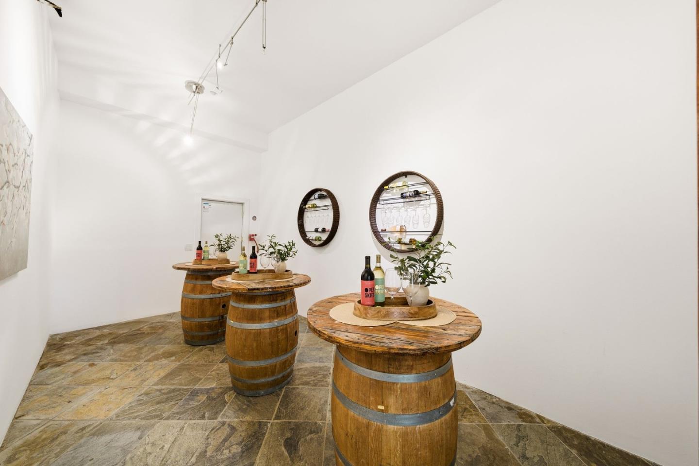 18400 Lakeview Court