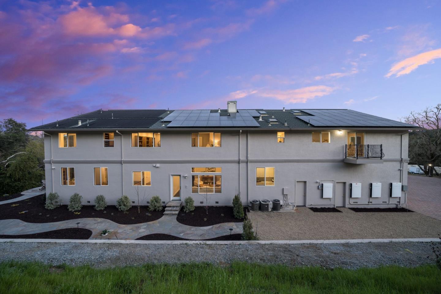 18400 Lakeview Court