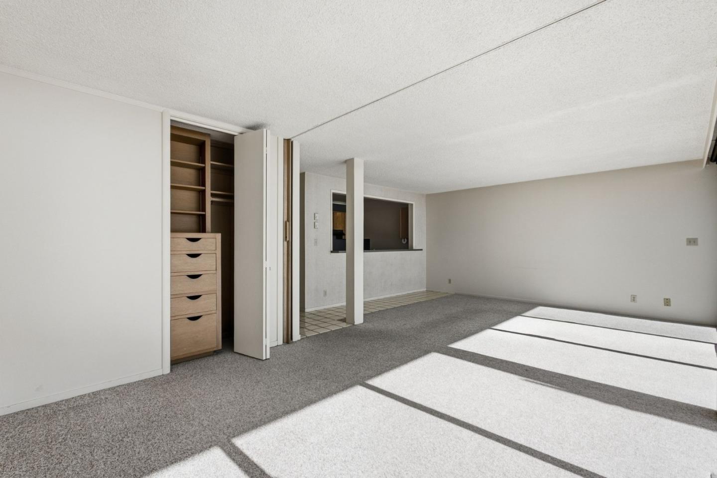 300 Oceanview DR 302