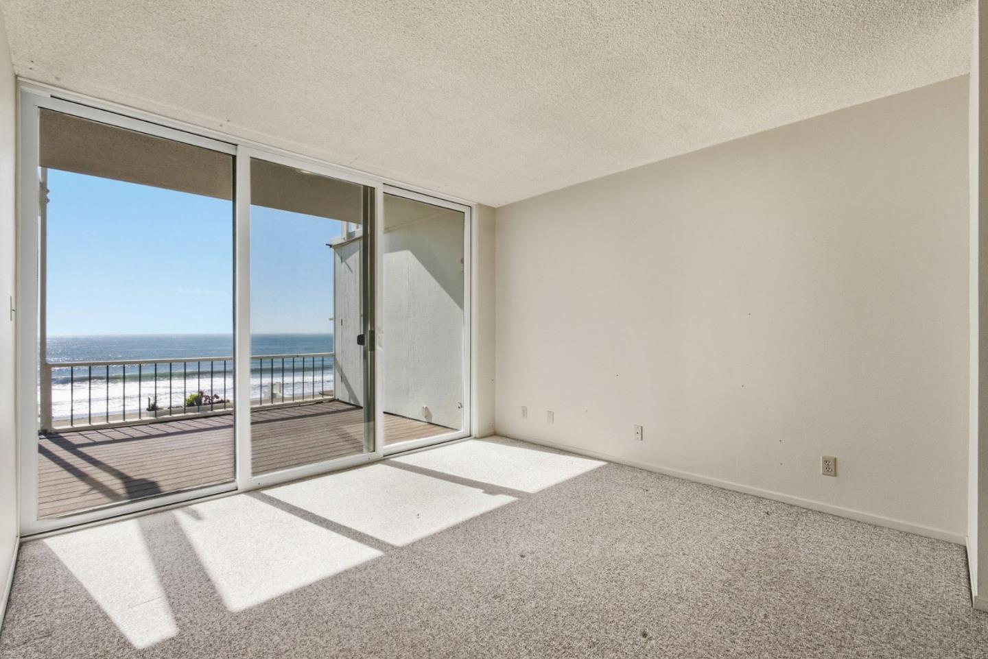 300 Oceanview DR 302