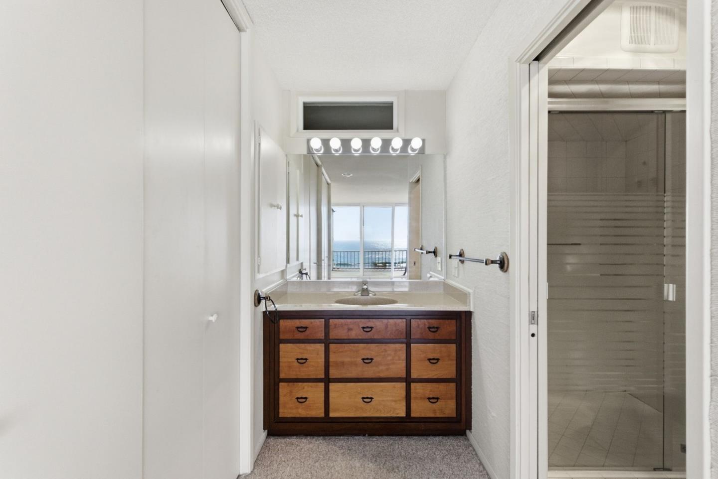 300 Oceanview DR 302