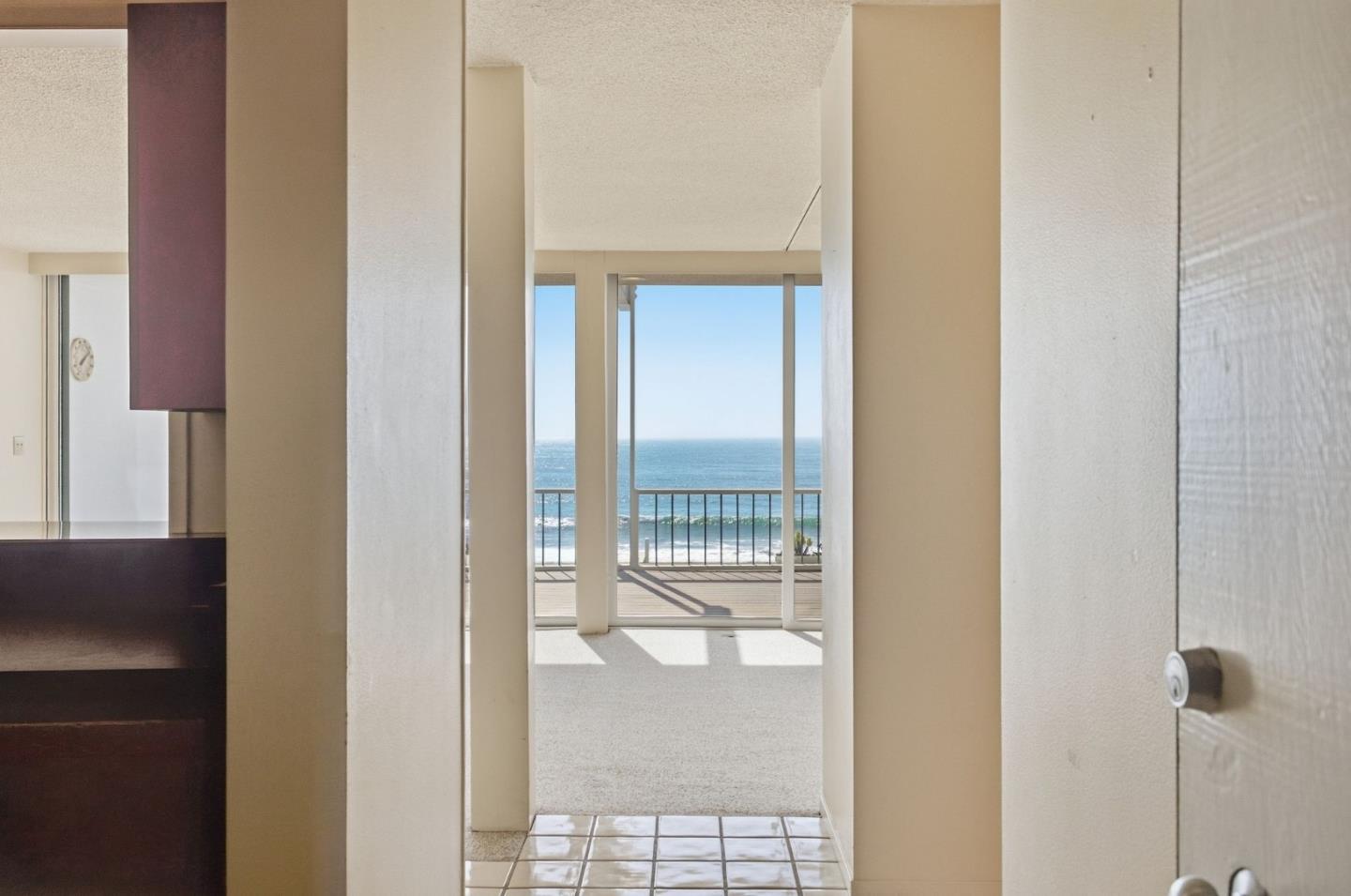 300 Oceanview DR 302