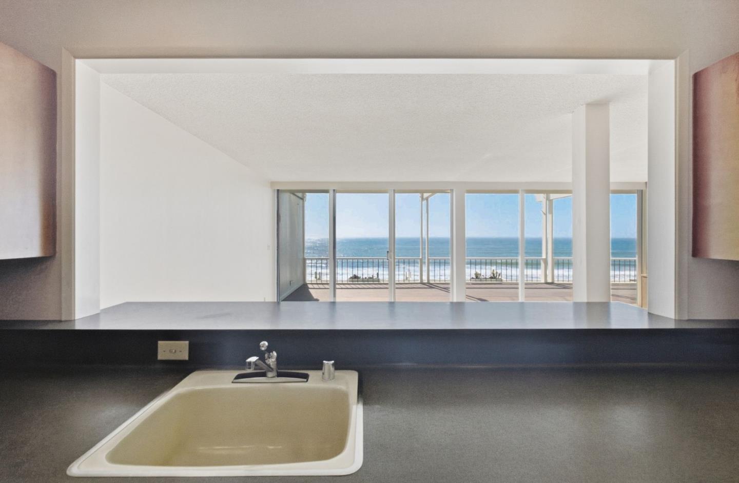 300 Oceanview DR 302