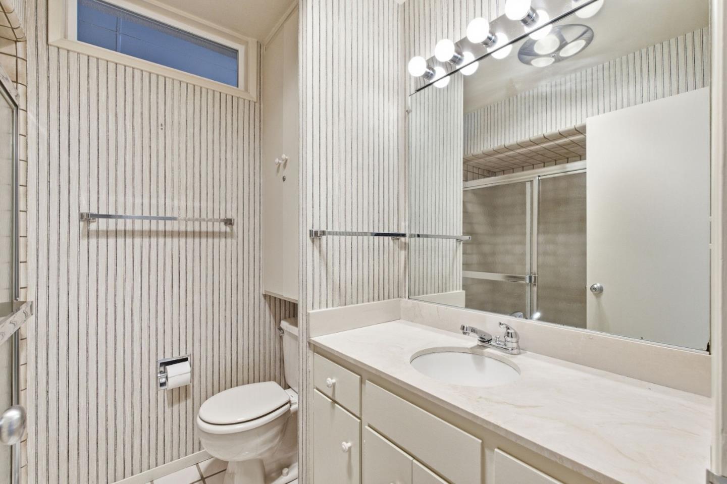300 Oceanview DR 302