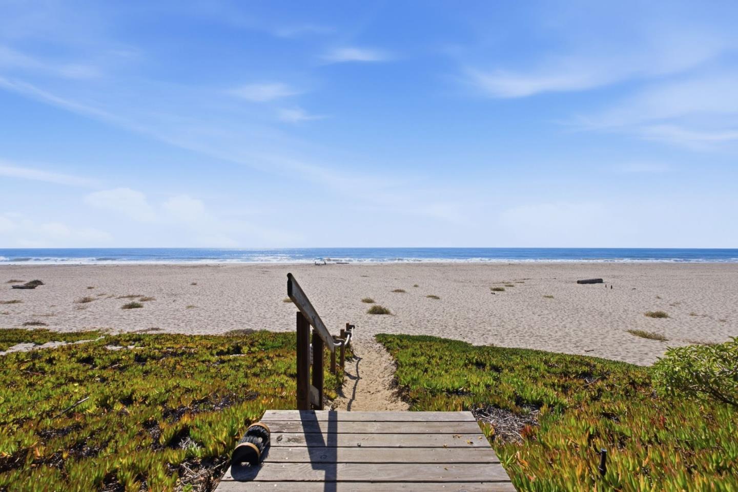 300 Oceanview DR 302