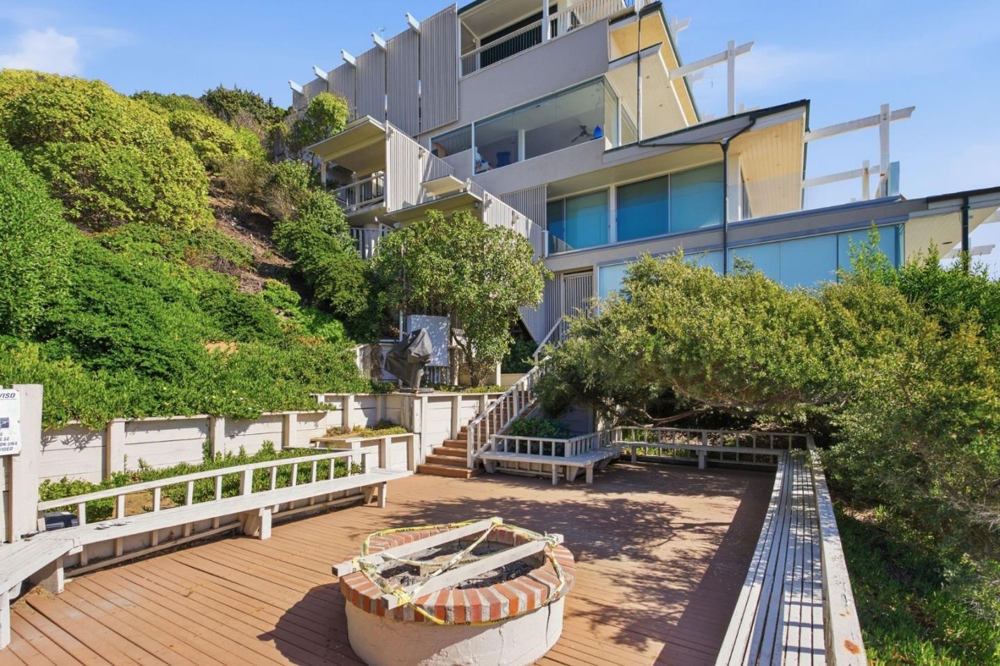 300 Oceanview DR 302