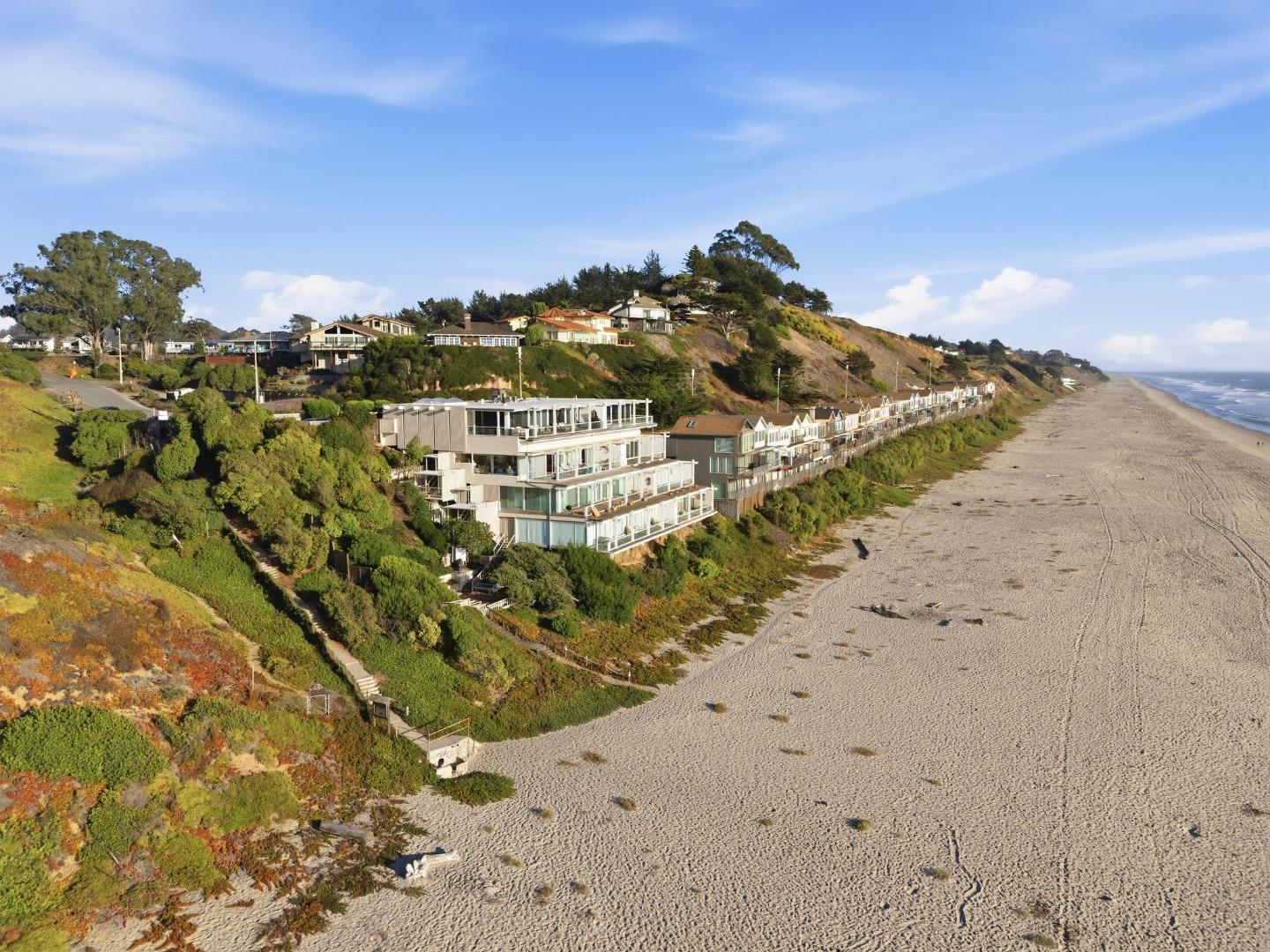 300 Oceanview DR 302