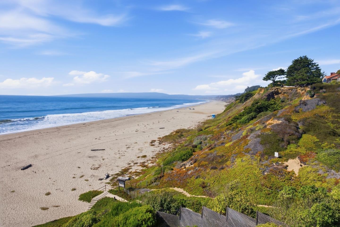 300 Oceanview DR 302