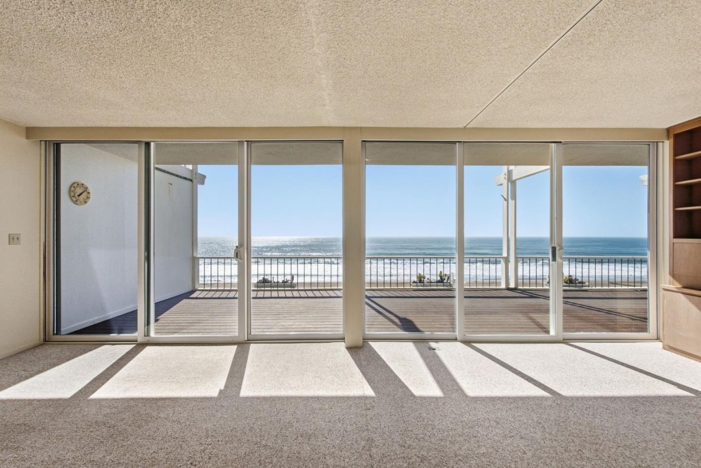 300 Oceanview DR 302