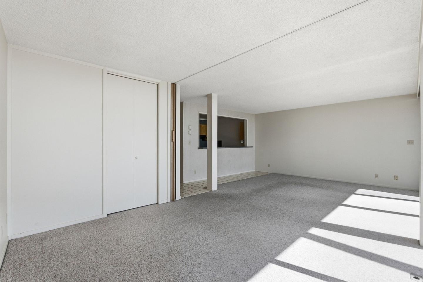 300 Oceanview DR 302