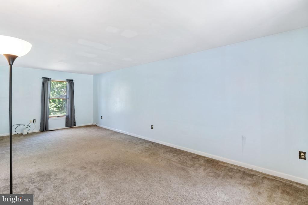 8305 CIRCLE DRIVE