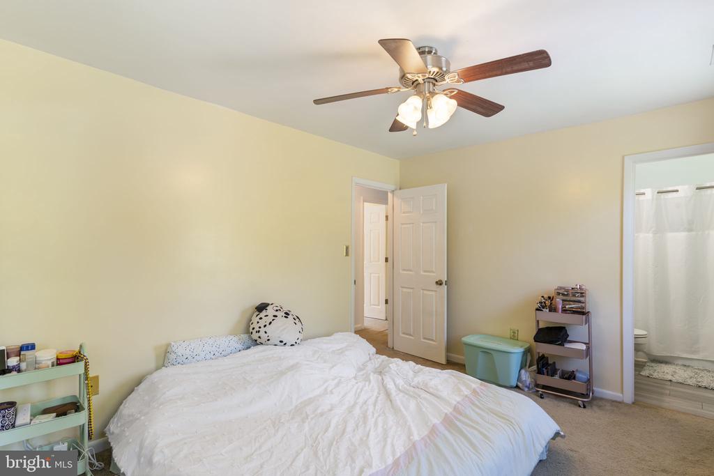 8305 CIRCLE DRIVE