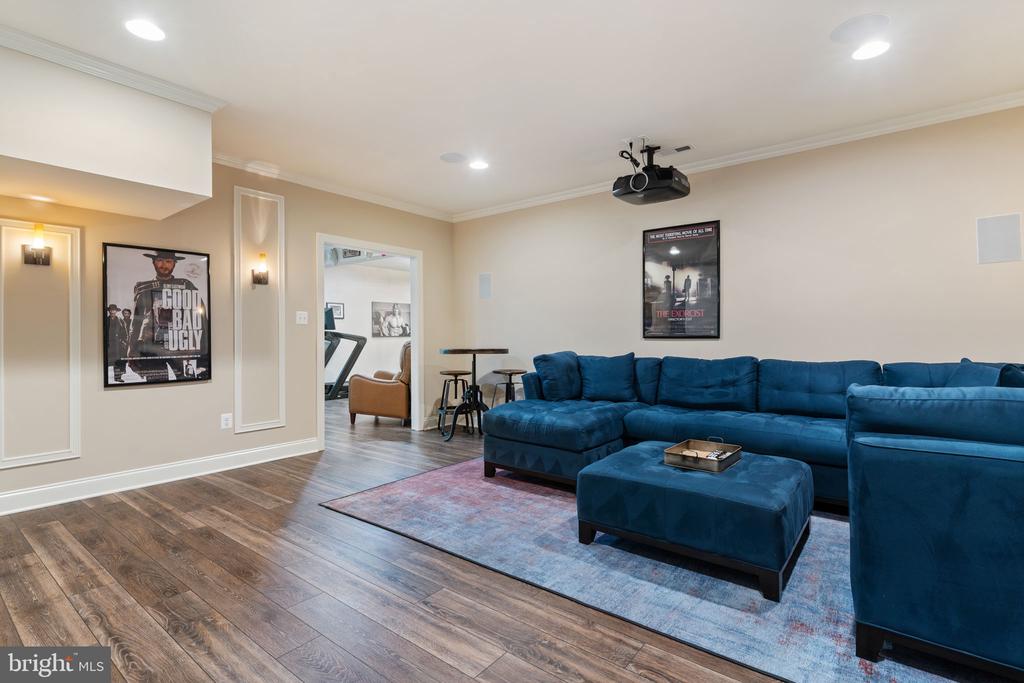 3227 HUNTSMAN DRIVE